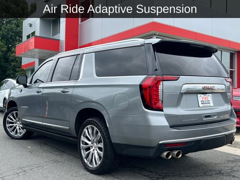 Used 2023 GMC Yukon XL Denali AWD/4WD image 9
