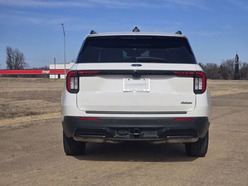 Used 2025 Ford Explorer ST-Line w/ Premium Package RWD image 8
