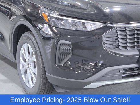 New 2025 Ford Escape Active w/ Cold Weather Package FWD image 3
