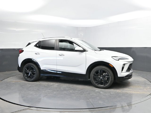 Used 2024 Buick Encore GX Sport Touring AWD/4WD image 3