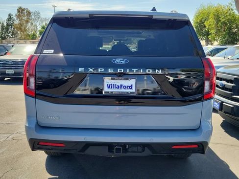 Used 2025 Ford Expedition Active AWD/4WD image 24