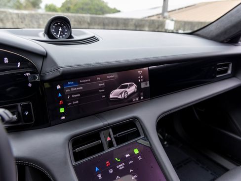 New 2025 Porsche Taycan 4S image 32