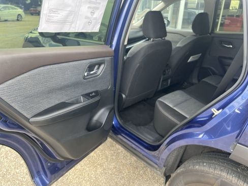 Used 2023 Nissan Rogue SV image 20