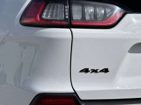 Used 2020 Jeep Cherokee Latitude Plus image 11