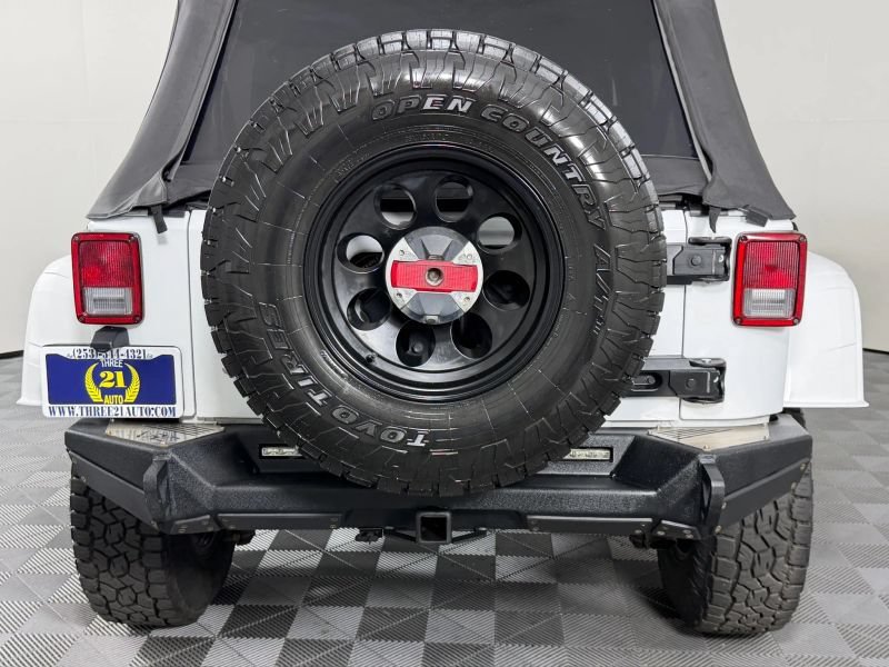 Used 2018 Jeep Wrangler Unlimited Rubicon w/ Connectivity Group AWD/4WD image 70