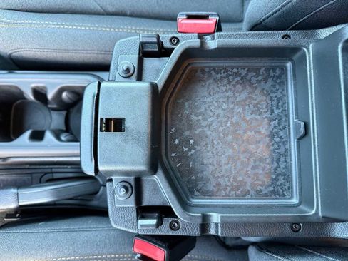 Used 2024 Jeep Wrangler Willys image 32