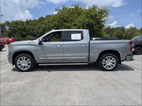 Used 2025 Chevrolet Silverado 1500 High Country AWD/4WD image 4