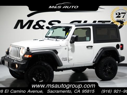 Used 2018 Jeep Wrangler Sport image 1