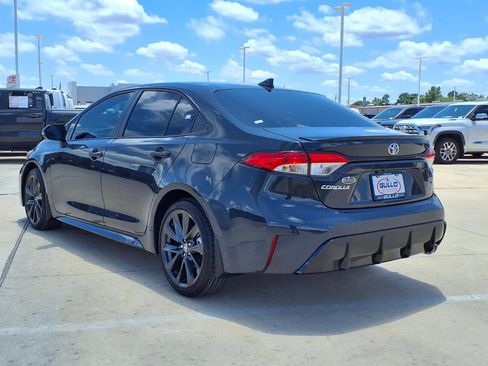 Certified 2026 Toyota Corolla SE FWD image 2