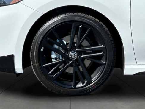 New 2026 Toyota Camry Hybrid FWD image 30