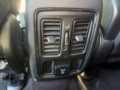 Used 2018 Jeep Grand Cherokee Altitude AWD/4WD image 11