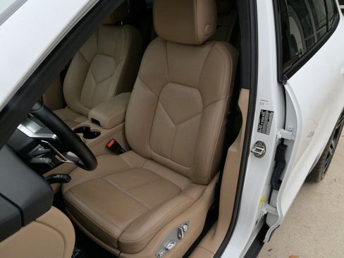 Used 2020 Porsche Macan image 19