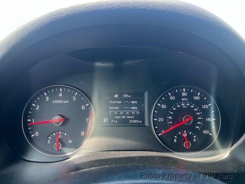 Used 2017 Kia Cadenza Premium FWD image 9