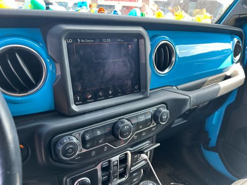 Used 2021 Jeep Wrangler Unlimited Sahara AWD/4WD image 10