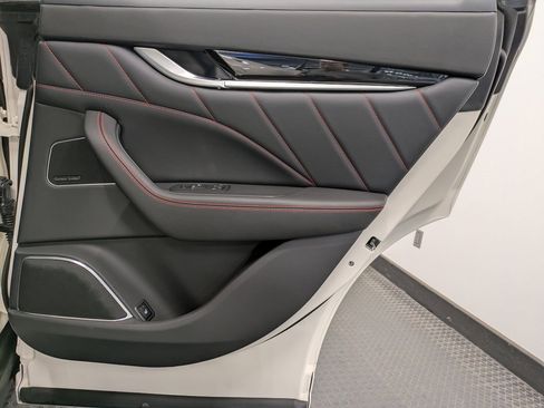 Used 2024 Maserati Levante GT Ultima image 25