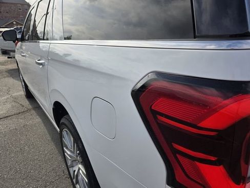 Used 2023 Ford Expedition Max Limited image 5