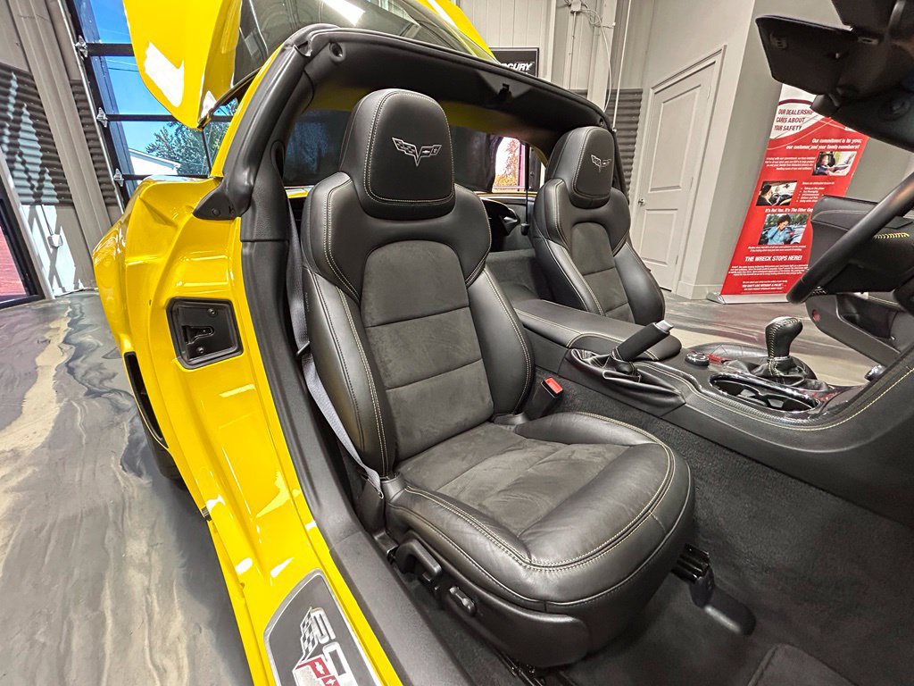 Used 2013 Chevrolet Corvette Grand Sport w/ 4LT Preferred Equipment Group RWD image 4