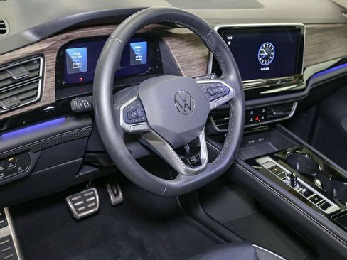 Certified 2024 Volkswagen Atlas SEL Premium R-Line AWD/4WD image 28