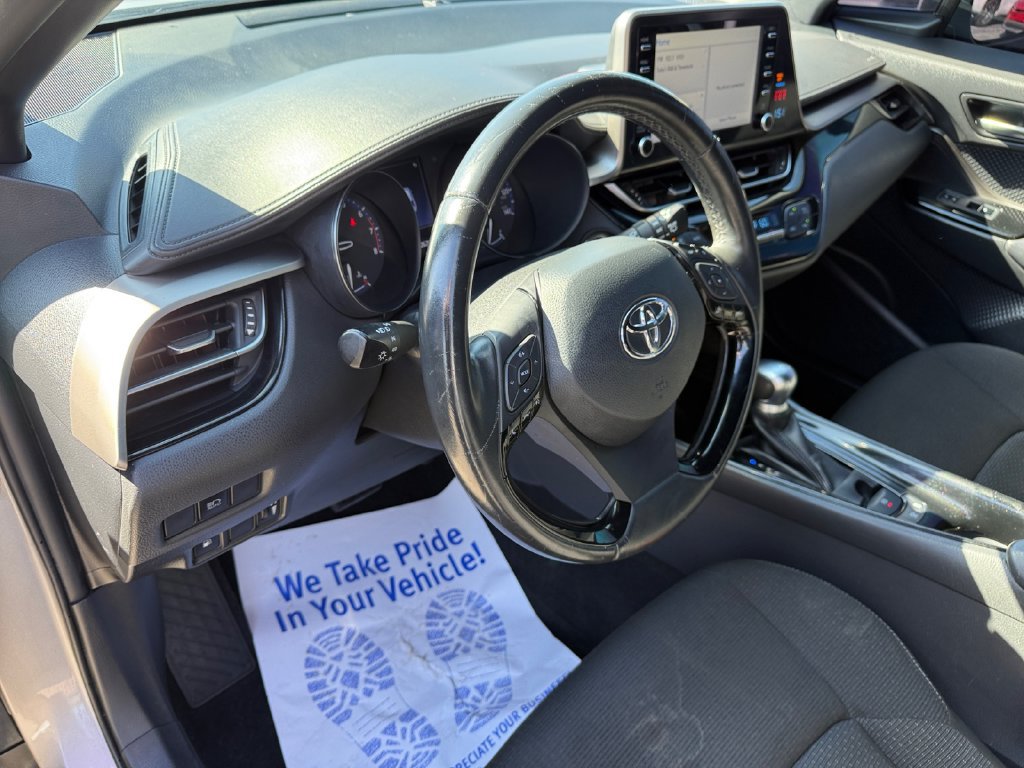 Used 2019 Toyota C-HR XLE FWD image 30