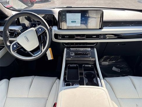 New 2025 Lincoln Aviator Black Label w/ Jet Appearance Package image 16