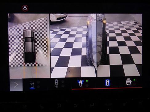 Used 2023 GMC Canyon AT4X image 16