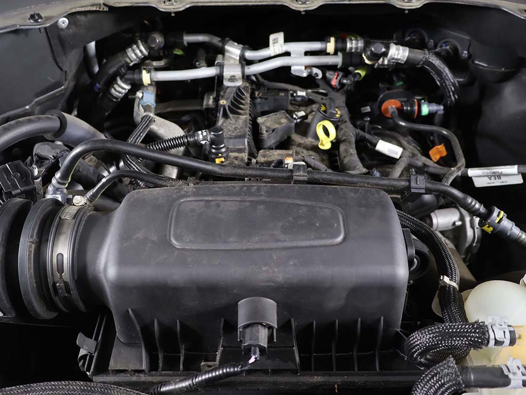 Used 2022 Ford Explorer XLT w/ Equipment Group 202A AWD/4WD image 17