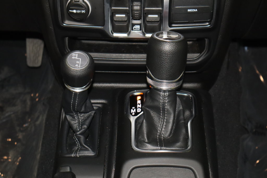 Used 2026 Jeep Wrangler Unlimited Sahara AWD/4WD image 27