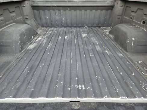 Used 2023 GMC Sierra 1500 SLT image 30