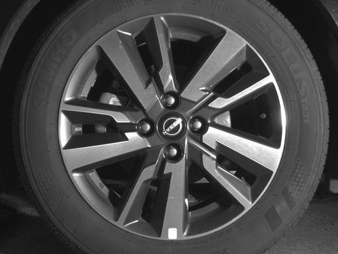 Used 2025 Nissan Versa SV image 11