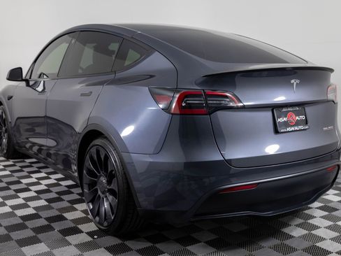 Used 2023 Tesla Model Y Performance image 5
