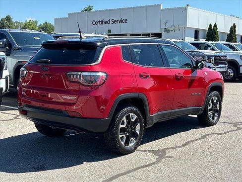 Used 2018 Jeep Compass Trailhawk w/ Leather Interior Group AWD/4WD image 2