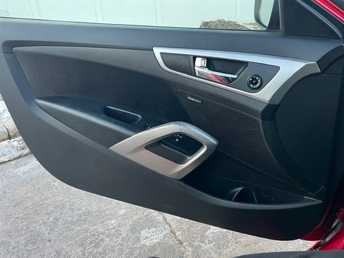 Used 2013 Hyundai Veloster RE:MIX Edition image 24