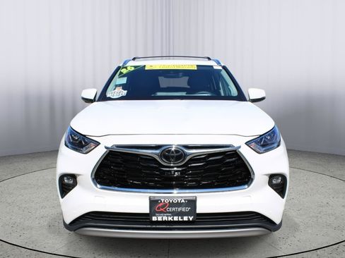 Used 2026 Toyota Highlander Platinum AWD/4WD image 3