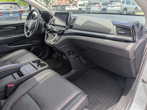 Certified 2025 Honda Odyssey Elite image 32