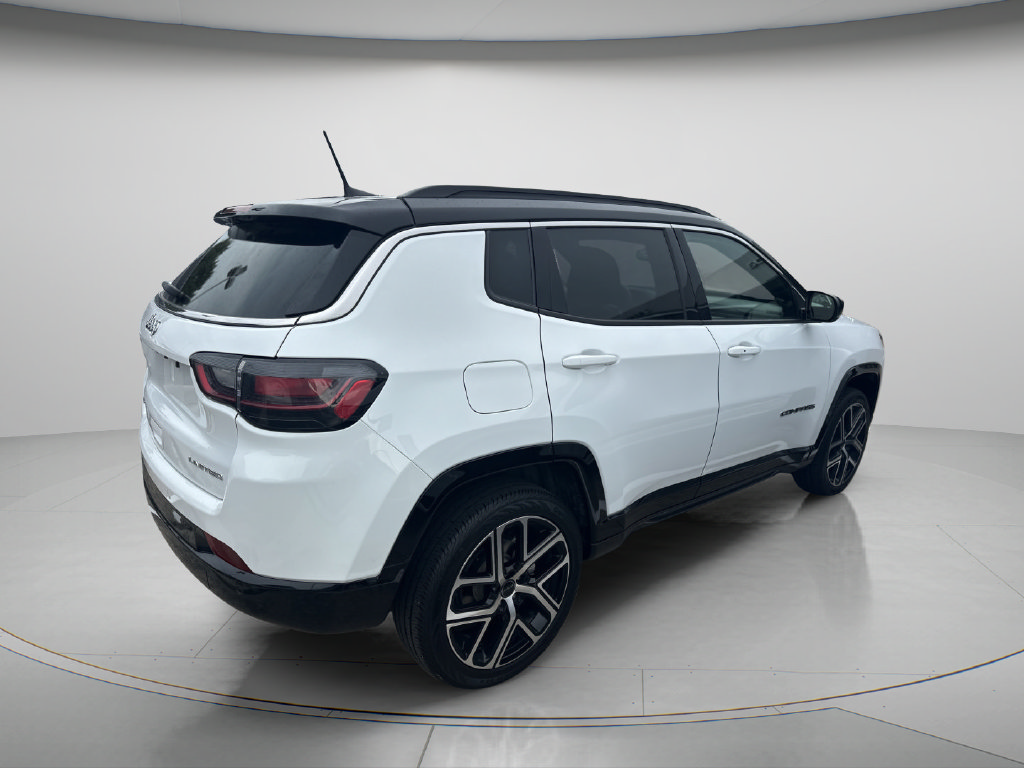 Used 2025 Jeep Compass Limited w/ Elite Group AWD/4WD image 8
