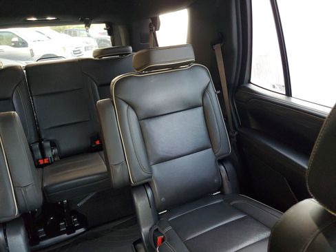 Used 2021 GMC Yukon SLT w/ SLT Premium Package image 59