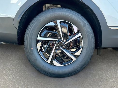 Certified 2025 Kia Sportage LX AWD/4WD image 28