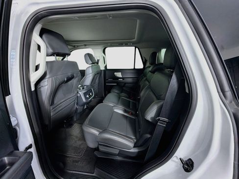Used 2025 Ford Expedition Active AWD/4WD image 30