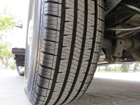 Used 2016 Chevrolet Express 3500 image 52