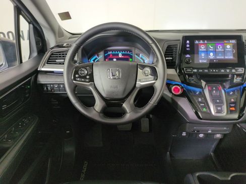 Used 2024 Honda Odyssey Touring image 17