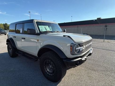Used 2025 Ford Bronco Badlands w/ Sasquatch Package AWD/4WD image 7