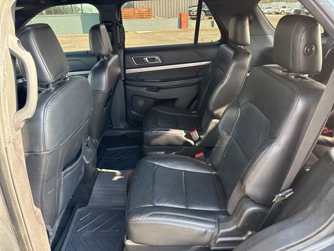 Used 2018 Ford Explorer XLT w/ Equipment Group 202A image 22