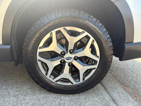 Used 2019 Subaru Forester Premium image 12