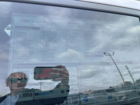 New 2026 Chevrolet Trax LT w/ Sunroof Package image 32