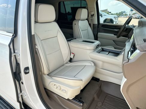 Used 2021 GMC Yukon Denali w/ Denali Premium Package RWD image 27