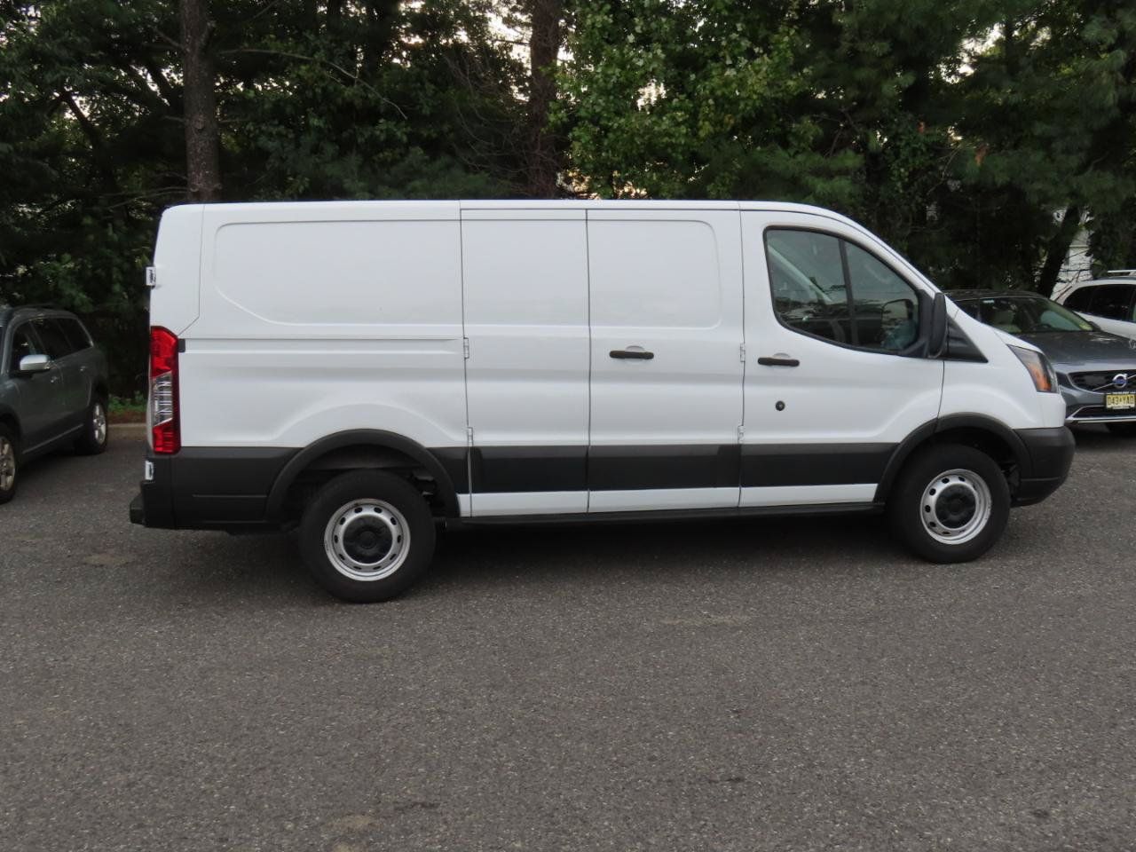 Used 2019 Ford Transit 250 130 Low Roof RWD image 6