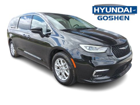 Used 2023 Chrysler Pacifica Touring-L FWD image 3