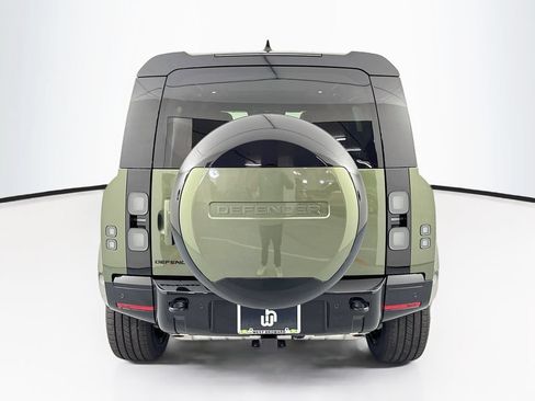 New 2026 Land Rover Defender 110 X-Dynamic SE AWD/4WD image 6