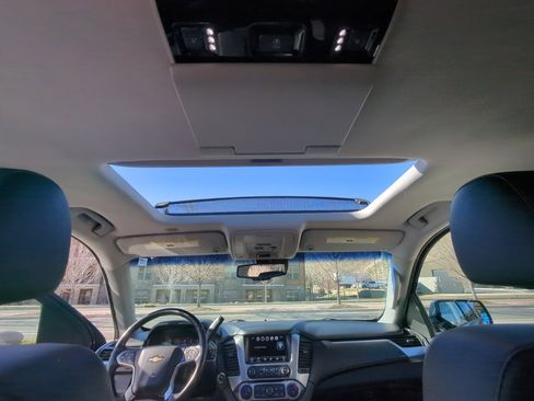 Used 2016 Chevrolet Suburban LTZ image 8