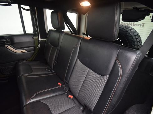Used 2016 Jeep Wrangler Unlimited Sahara AWD/4WD image 21